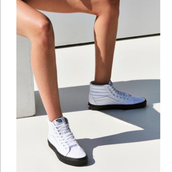 NWB White / Black Sole Vans SK8 HI Boutique NWB White / Black Sole Vans SK8 HI Boutique